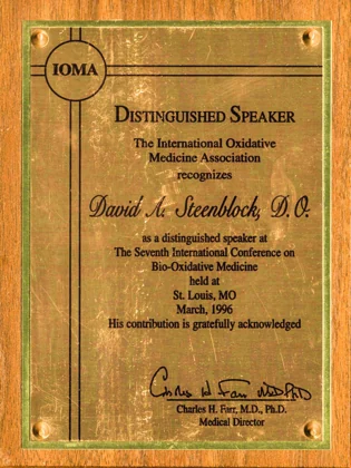 Placa de reconocimiento como ponente destacado